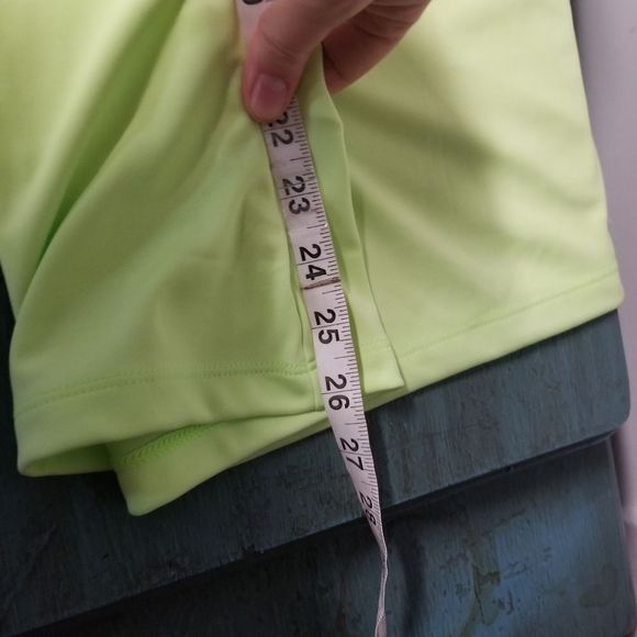 Under Armor NWT T-Shirt workout Medium M Loose Tee Yellow Green Neon - Picture 10 of 14